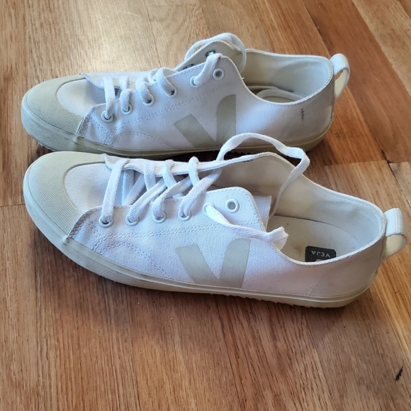 Veja White Low Top Womand Canvas Sneakers, Size 10 - Picture 10 of 11